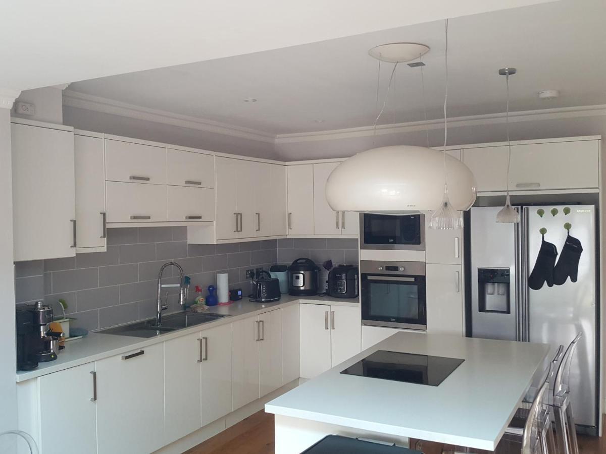 Family Home With Easy Commute To London! Croydon Exterior foto